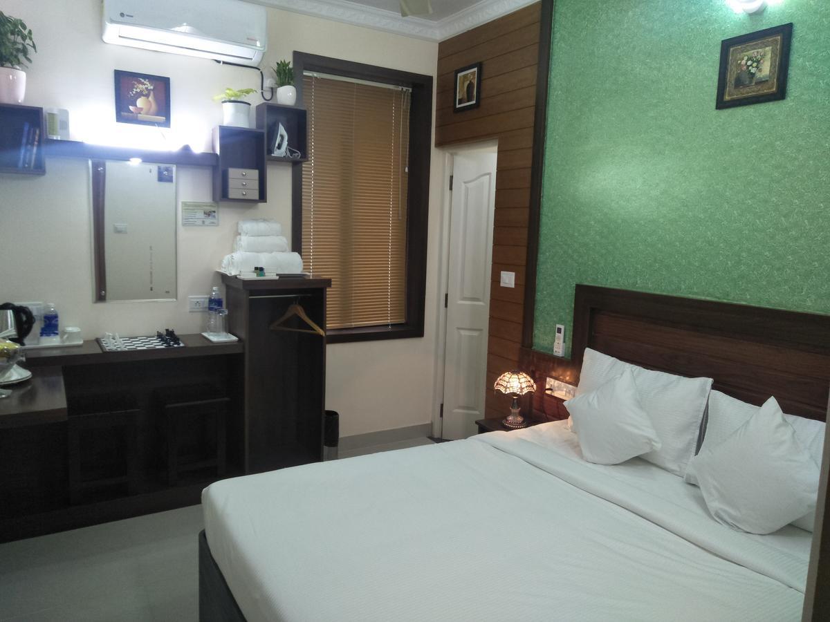 Blue Bell Cochin Airport Hotel Nedumbassery Dış mekan fotoğraf