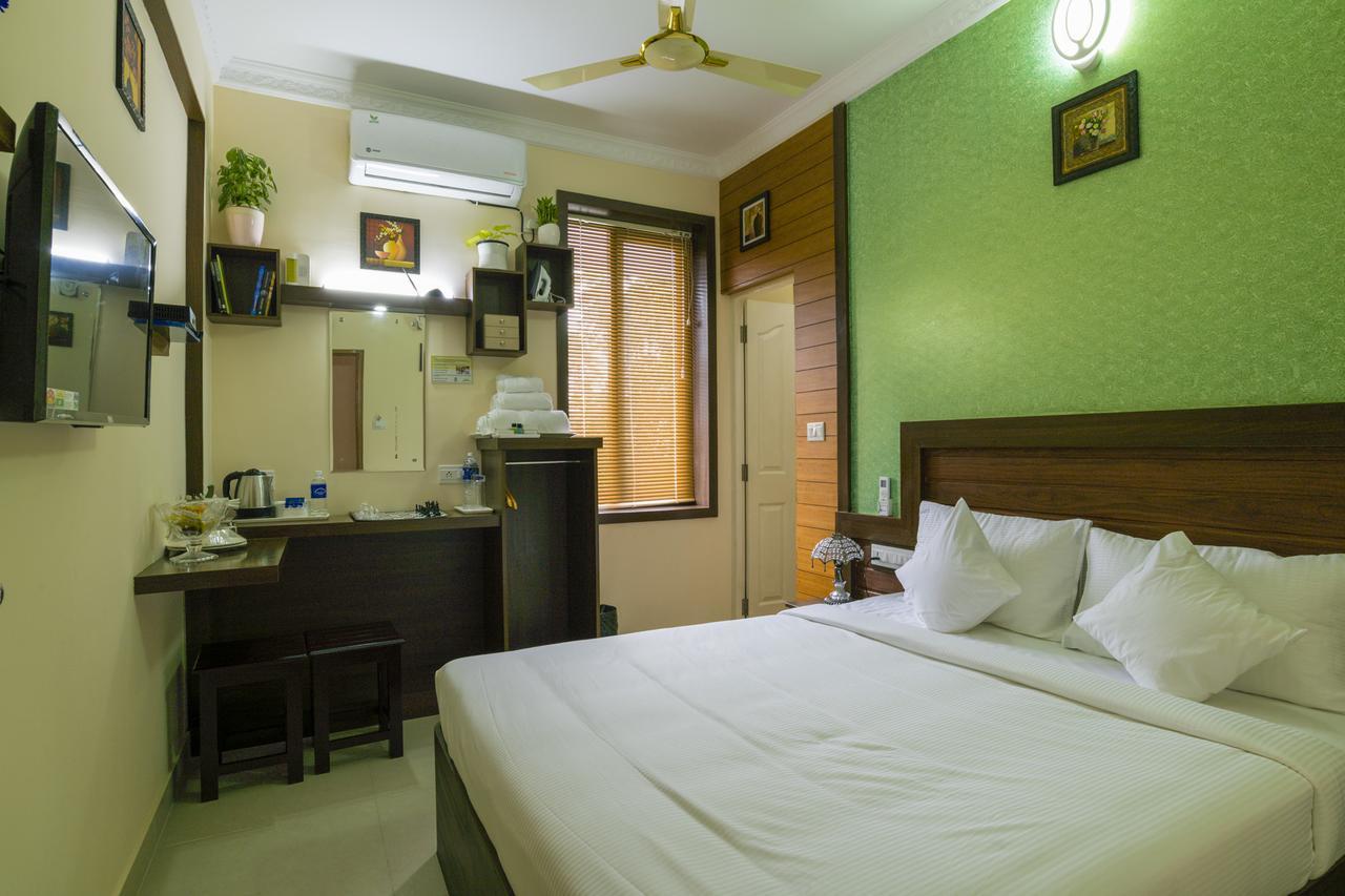 Blue Bell Cochin Airport Hotel Nedumbassery Dış mekan fotoğraf