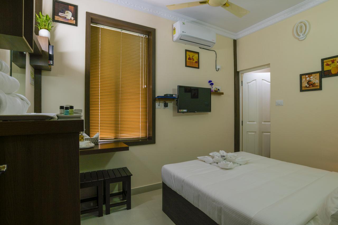 Blue Bell Cochin Airport Hotel Nedumbassery Dış mekan fotoğraf