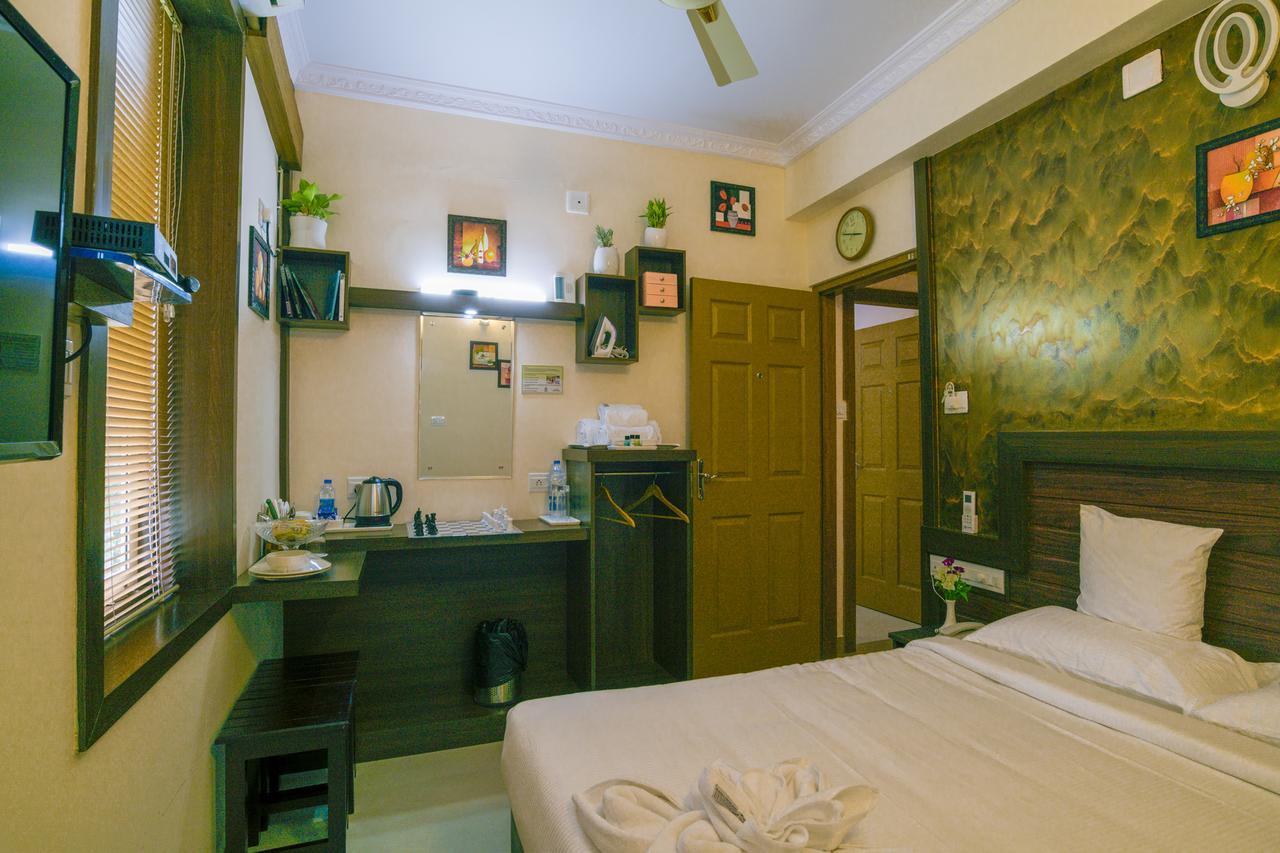 Blue Bell Cochin Airport Hotel Nedumbassery Dış mekan fotoğraf