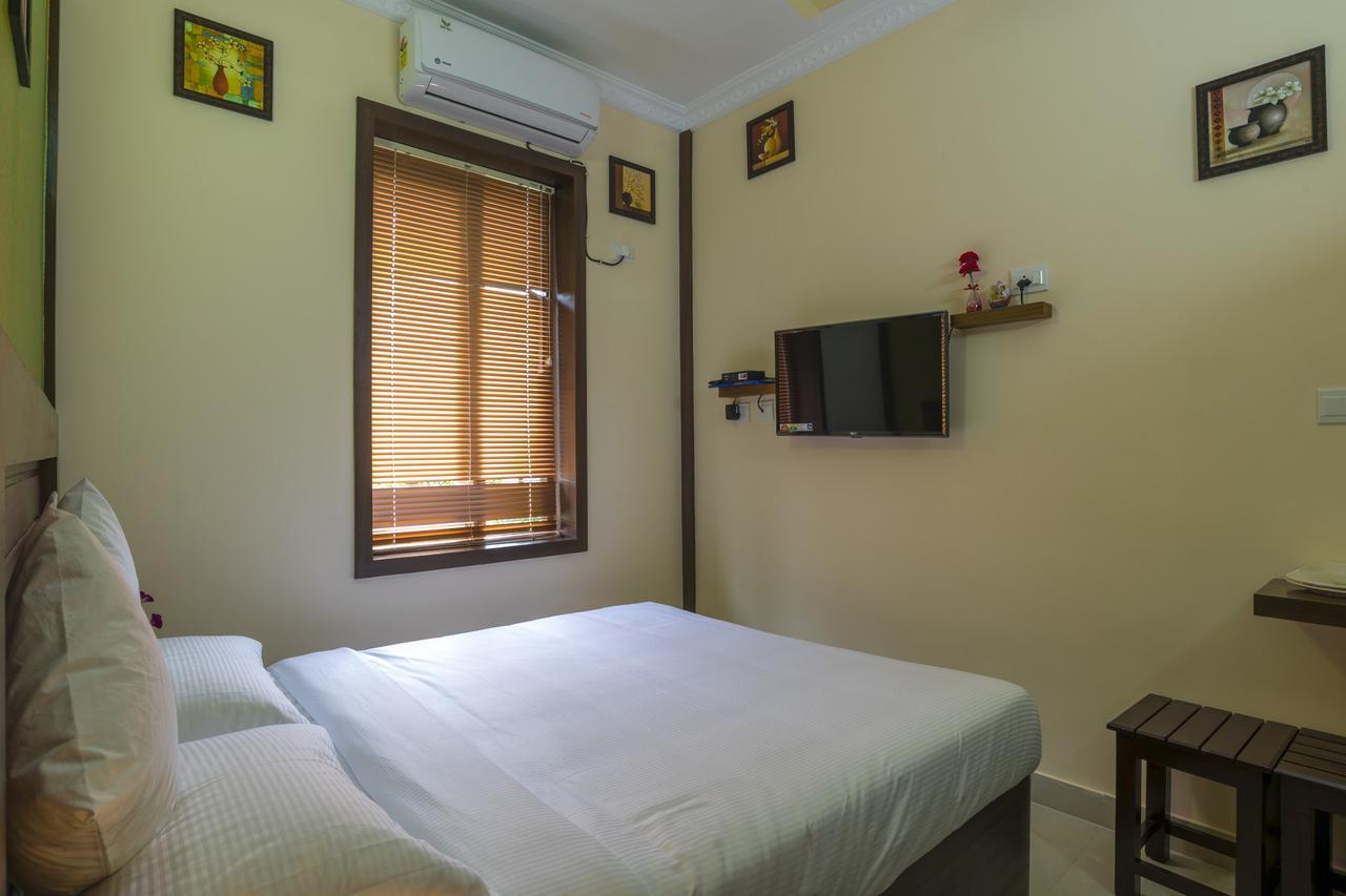 Blue Bell Cochin Airport Hotel Nedumbassery Dış mekan fotoğraf
