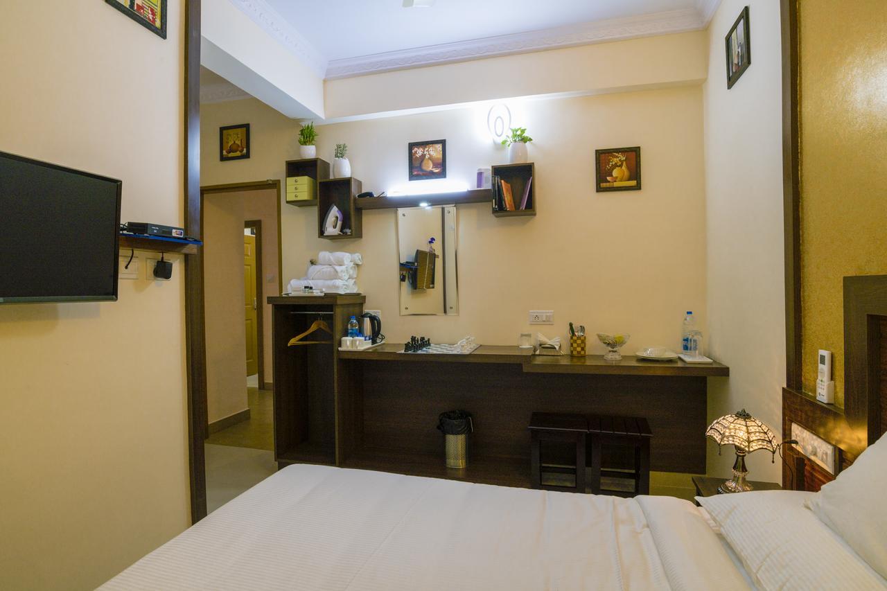 Blue Bell Cochin Airport Hotel Nedumbassery Dış mekan fotoğraf
