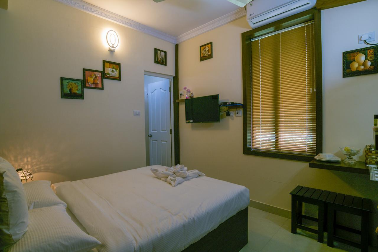 Blue Bell Cochin Airport Hotel Nedumbassery Dış mekan fotoğraf