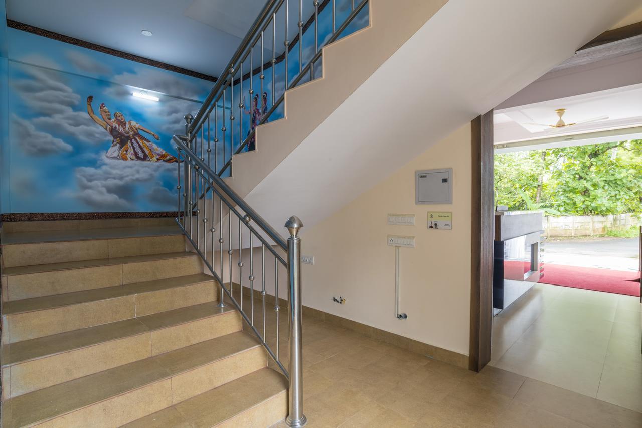 Blue Bell Cochin Airport Hotel Nedumbassery Dış mekan fotoğraf